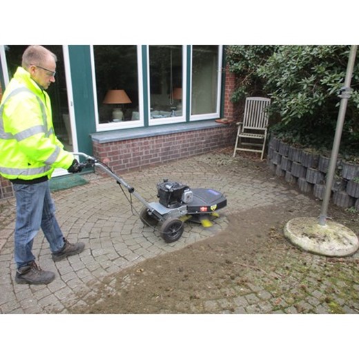 Onkruidborstelmachine Kwern