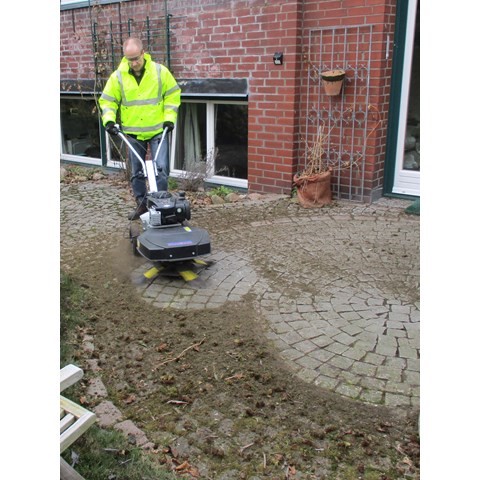 Onkruidborstelmachine Kwern